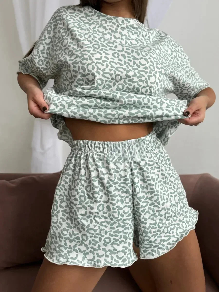 Fashion Leopard Print Sleepwear Women's Summer Pajamas Sexy Round Neck Short Sleeve Tops and Shorts Suit Pyjamas Homewear