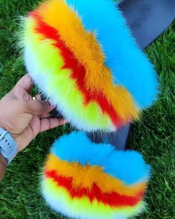 Faux Fur Slides – Plush Luxury Slip-On Slippers – Soft Fur Fashion Slides